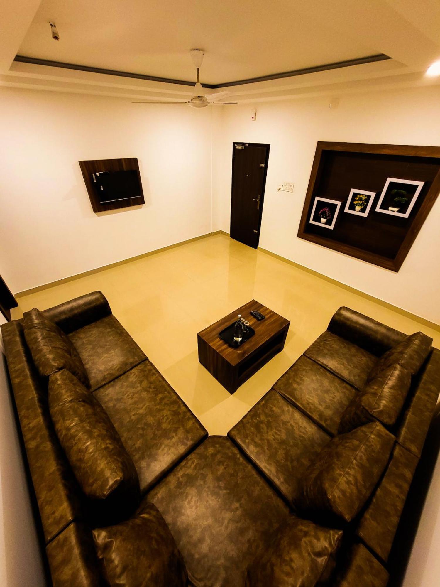 Thejaswini Residency Cheruvathur Nīleshwar Zewnętrze zdjęcie